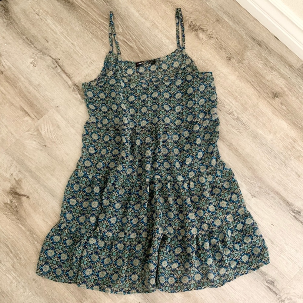 Floral slightly sheer flippy dress size S - Picture 1 of 5